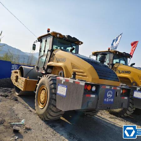 徐工XS265HSIV单钢轮压路机