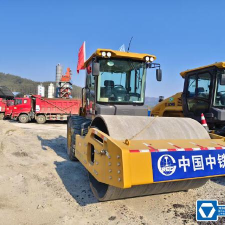 徐工XS265HSIV单钢轮压路机