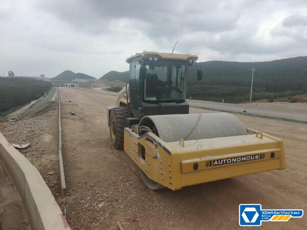 徐工XS265SIV單鋼輪壓路機(jī)