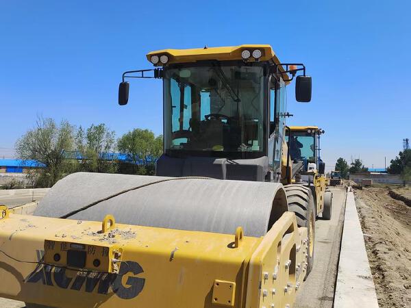 徐工XS265HSIV單鋼輪壓路機(jī)