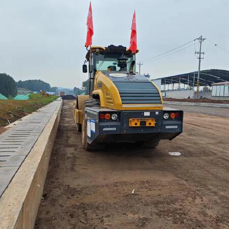 徐工XS265JSIV单钢轮压路机