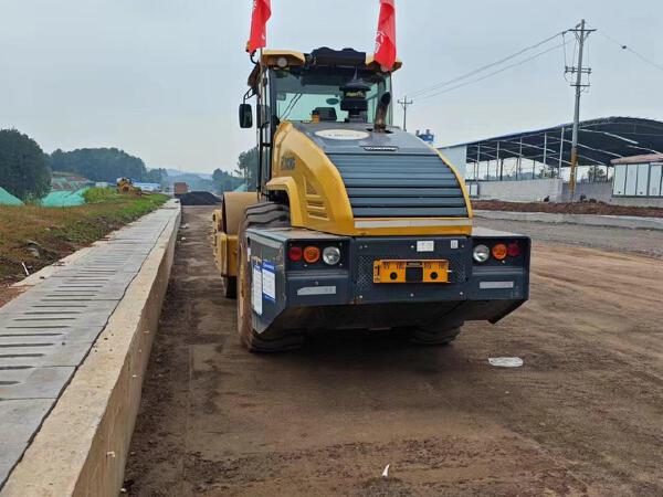 徐工XS265JSIV單鋼輪壓路機(jī)