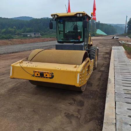 徐工XS265JSIV单钢轮压路机