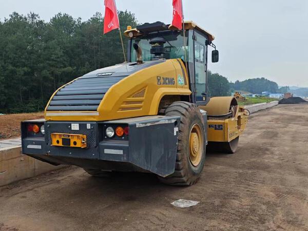 徐工XS265JSIV單鋼輪壓路機(jī)