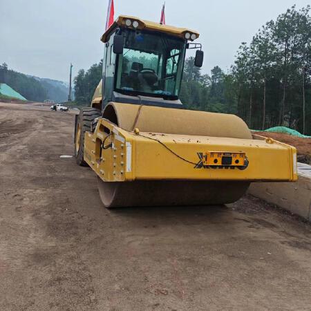 徐工XS265JSIV单钢轮压路机