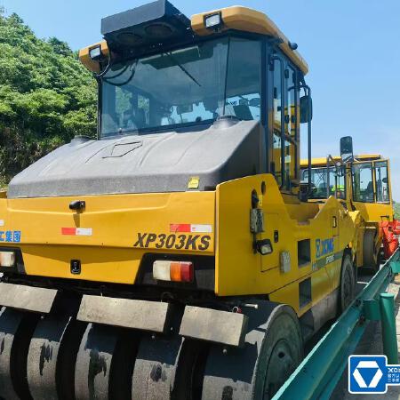 徐工XP303KS轮胎压路机(30吨胶轮)