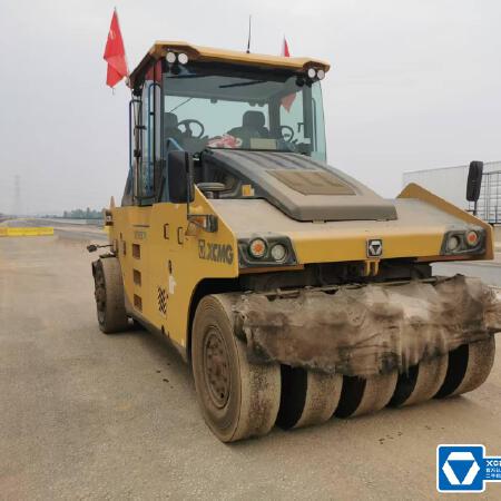 徐工XP305KIV轮胎压路机
