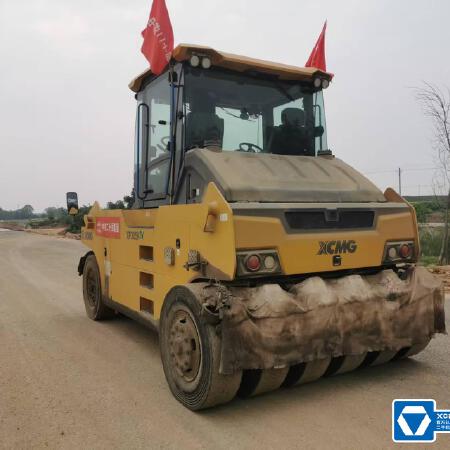徐工XP305KIV轮胎压路机