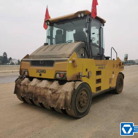 徐工XP305KIV轮胎压路机
