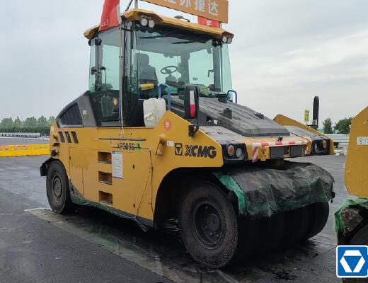 徐工XP305SIV轮胎压路机