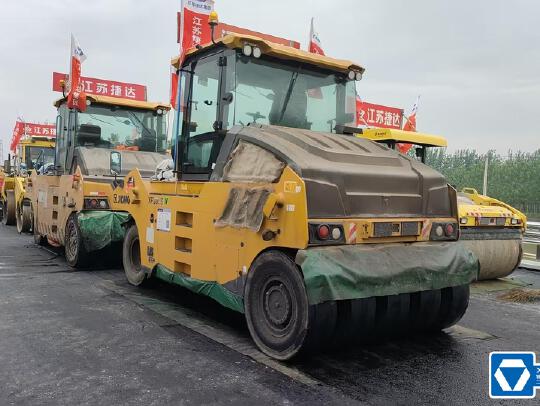 徐工XP305SIV輪胎壓路機