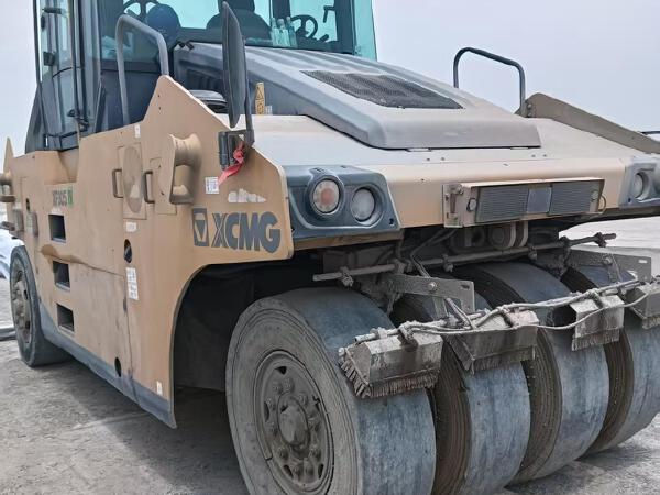 徐工XP305IV輪胎壓路機