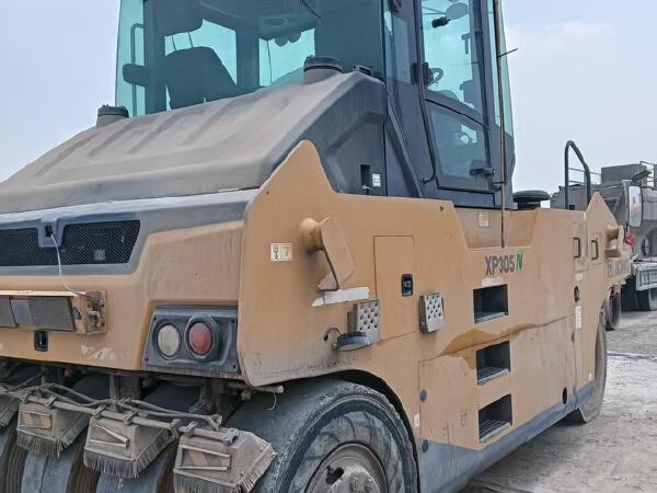 徐工XP305IV輪胎壓路機