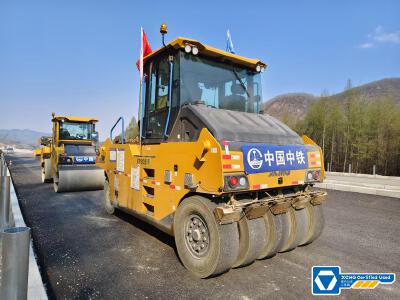 徐工XP305IV輪胎壓路機(jī)