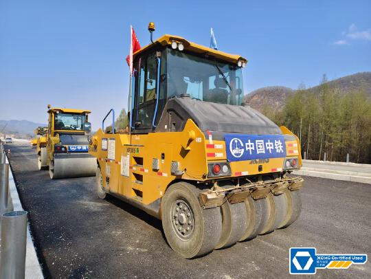 徐工XP305IV輪胎壓路機