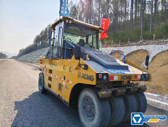 徐工XP305IV輪胎壓路機