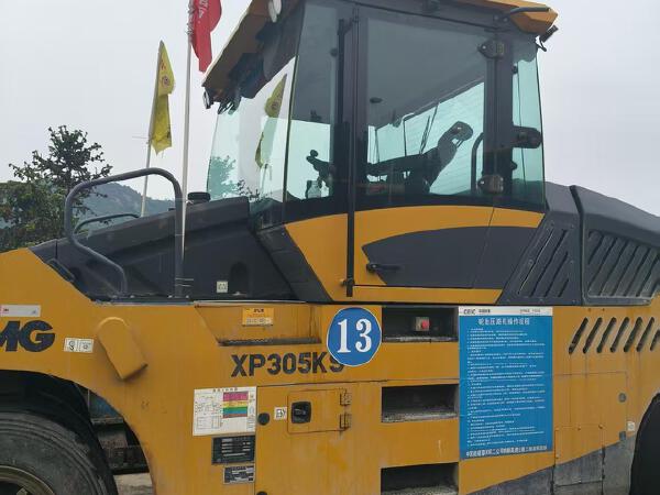 徐工XP305KS輪胎壓路機膠輪