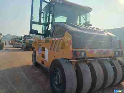 徐工XP305KSIV輪胎壓路機(jī)