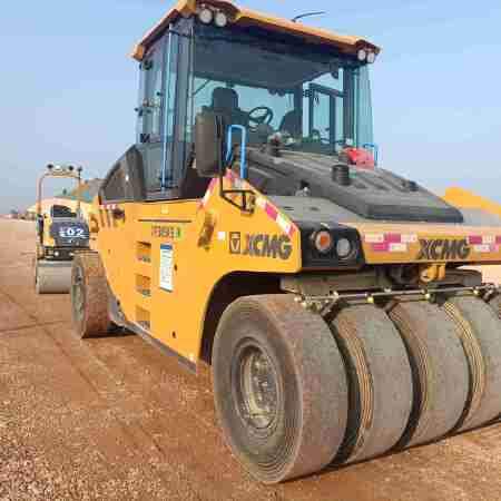 徐工XP305KSIV轮胎压路机