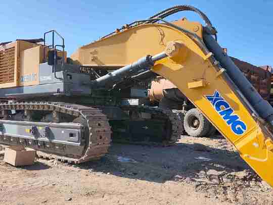 徐工XE900D履带式挖掘机