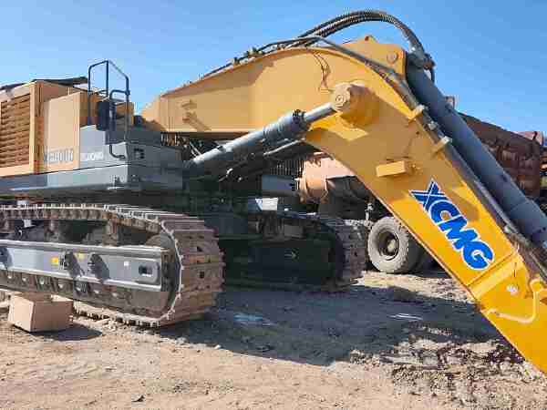 徐工XE900D履带式挖掘机