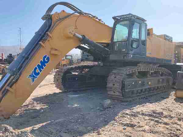 徐工XE900D履带式挖掘机