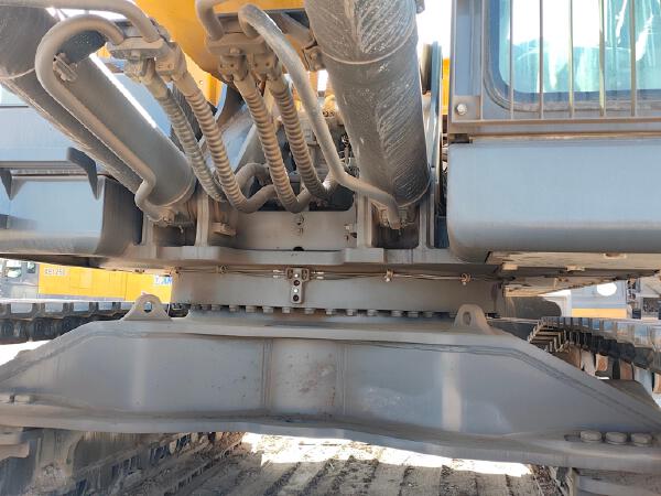 徐工XE900D履带式挖掘机