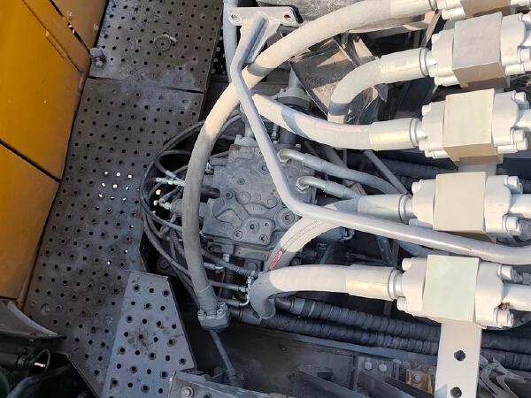 徐工XE950D履帶式挖掘機