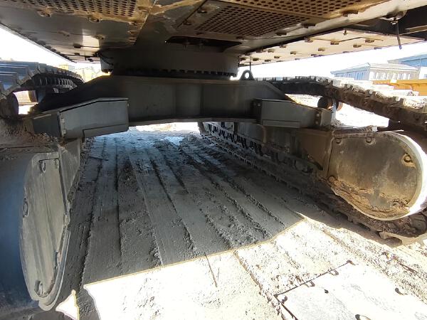 徐工XE900D履带式挖掘机