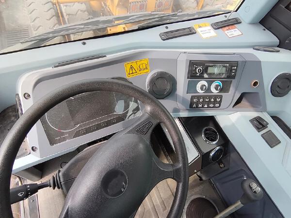 徐工XDR80T寬體車