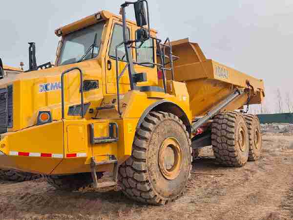 徐工XDA40鉸接式自卸車