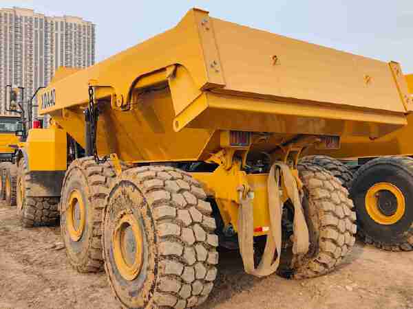 徐工XDA40鉸接式自卸車