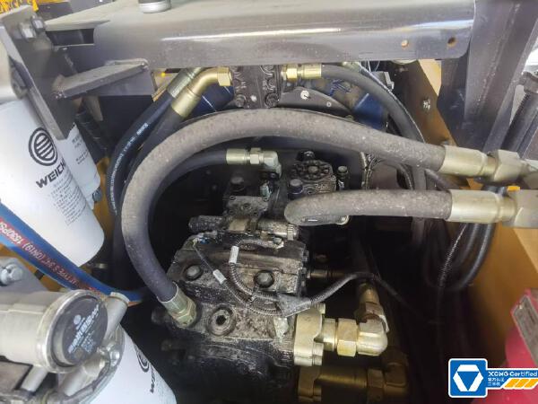 徐工XS335IV單鋼輪壓路機(jī)