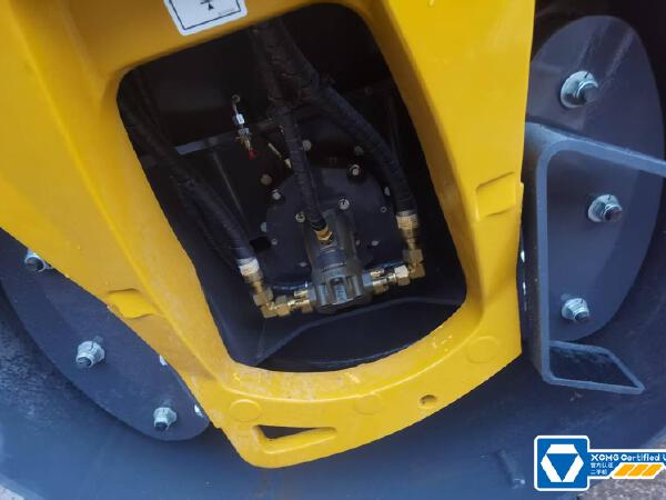 徐工XD133CIV雙鋼輪壓路機(jī)