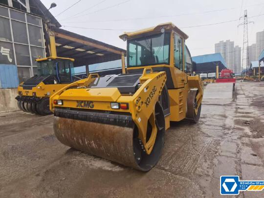 徐工XD133CIV雙鋼輪壓路機