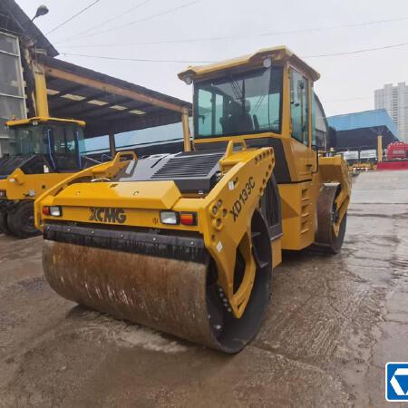 徐工XD133CIV双钢轮压路机