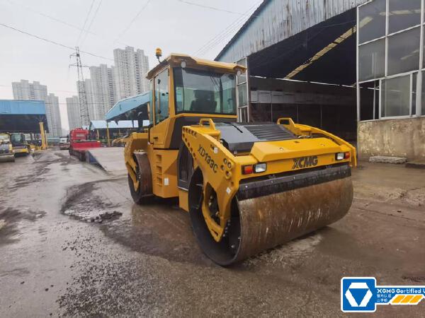 徐工XD133CIV雙鋼輪壓路機