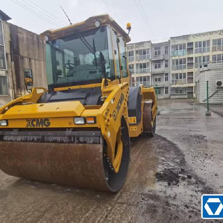 徐工XD133CIV双钢轮压路机