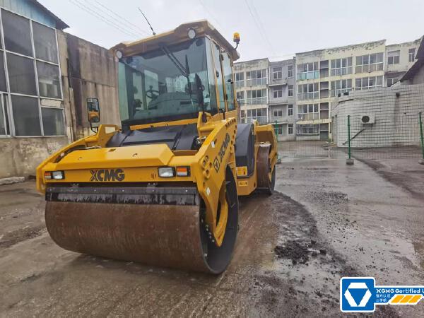 徐工XD133CIV雙鋼輪壓路機(jī)