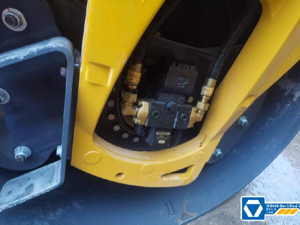 徐工XD133CIV雙鋼輪壓路機