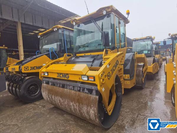 徐工XD133CIV雙鋼輪壓路機