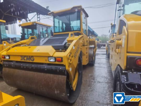 徐工XD133CIV雙鋼輪壓路機(jī)
