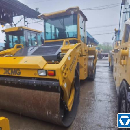 徐工XD133CIV双钢轮压路机