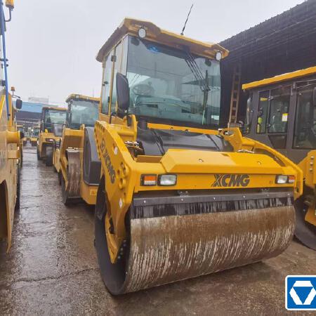 徐工XD133CIV双钢轮压路机