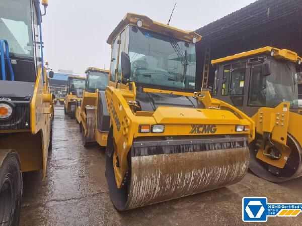 徐工XD133CIV雙鋼輪壓路機