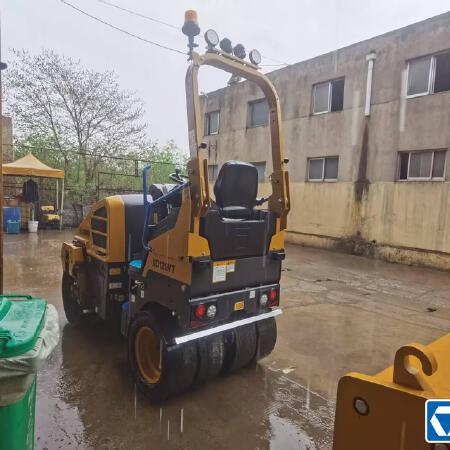 徐工XD120VTIV手扶式振动压路机