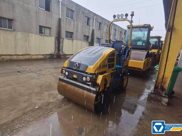 徐工XD120VTIV手扶式振動壓路機