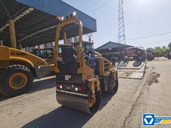徐工XD120IV手扶式振動壓路機
