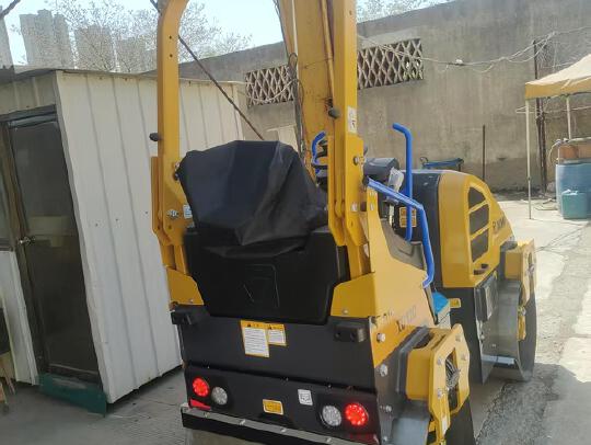 徐工XD120IV手扶式振動壓路機