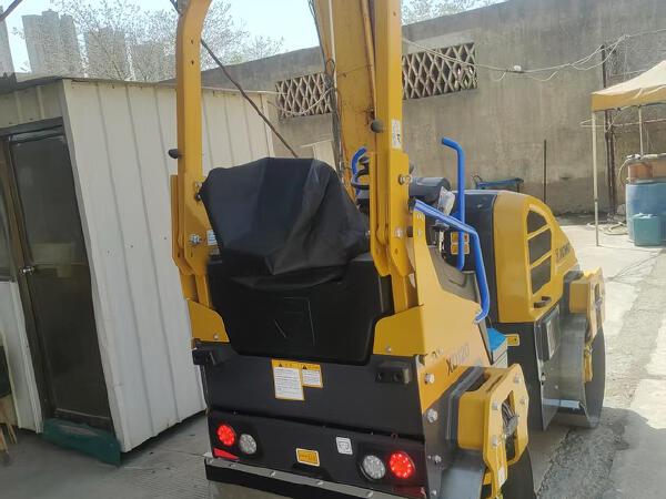 徐工XD120IV手扶式振動壓路機